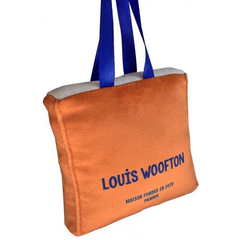 Louis Woofton shopper