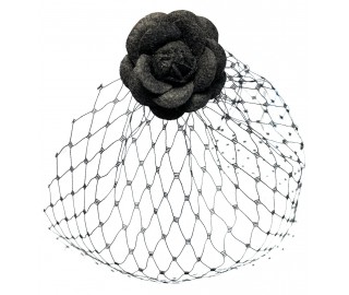 Ines de la Pooch hair clip with veil